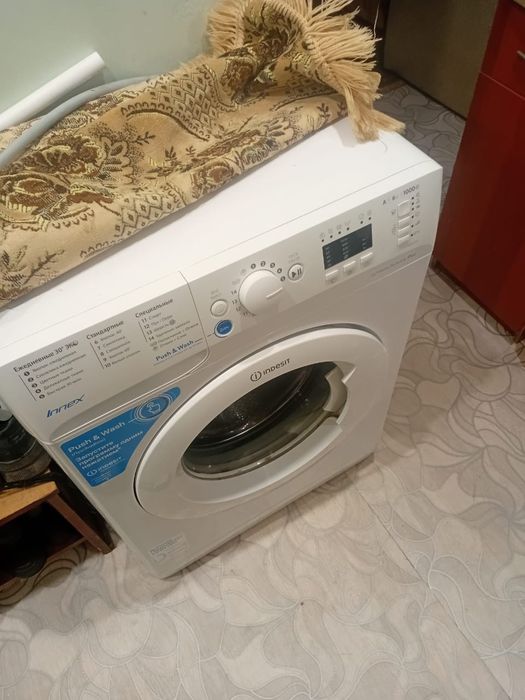 Машинка автомат INDESIT