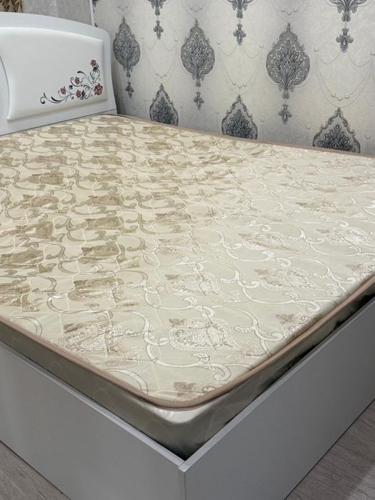 Матрас б/у в среднем соснояние