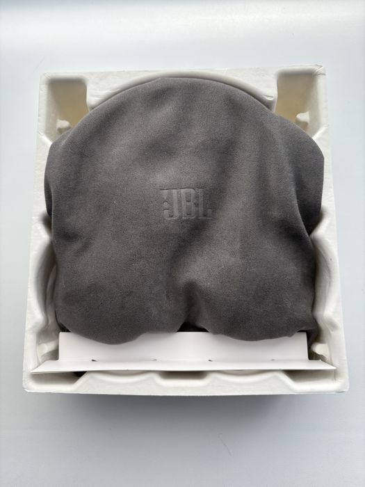 JBL Live 770 NC новые