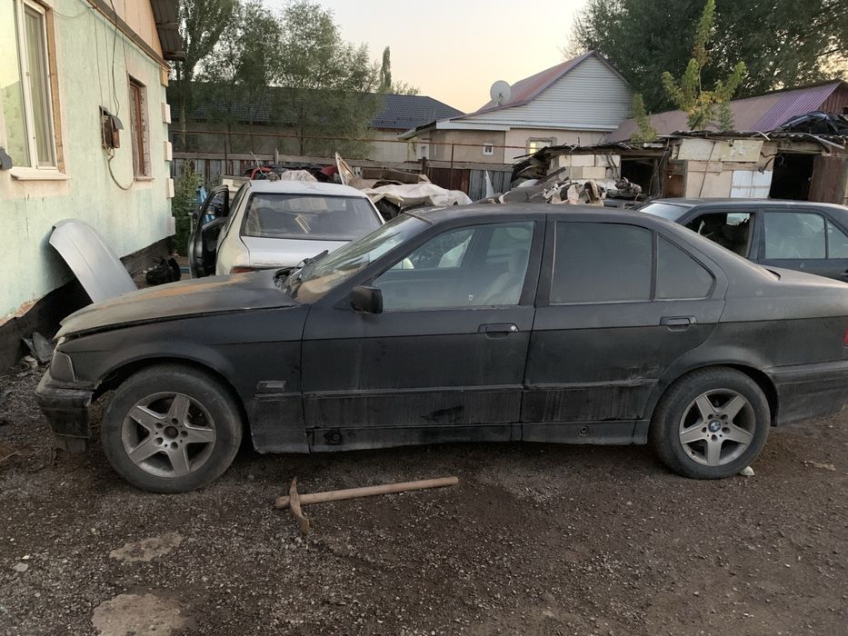 Развор Бмв Е36 на запчасти