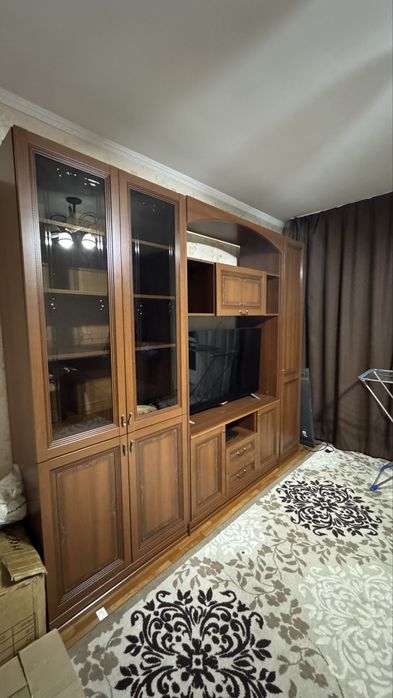 Продается стенка в зал