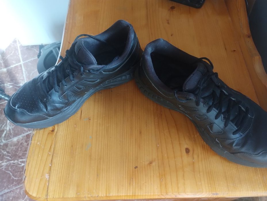 Маратонки Asics запазени