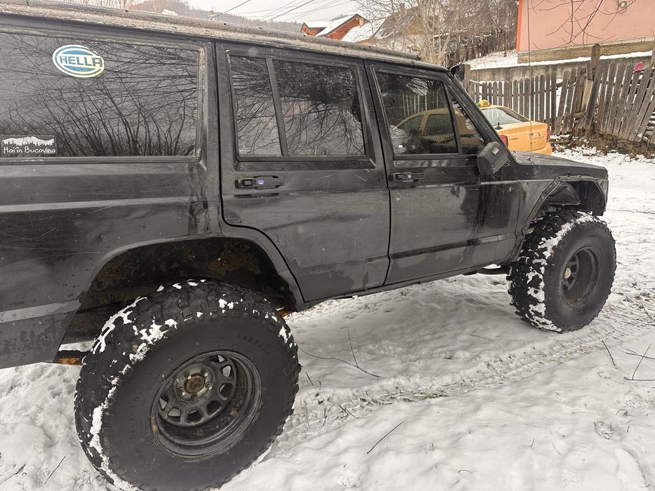 Vand jeep cherokee xj 4.0 benzina