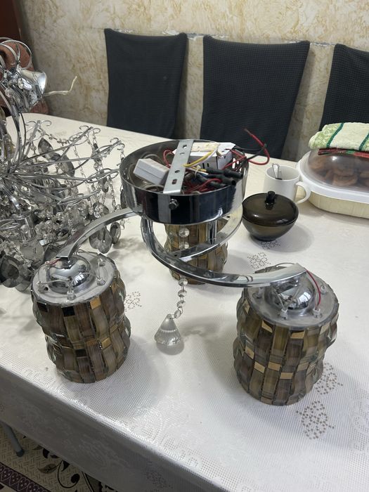 Продам 3 люстры