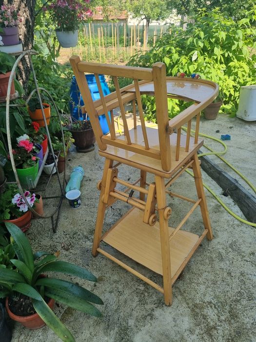 Дървено детско столче