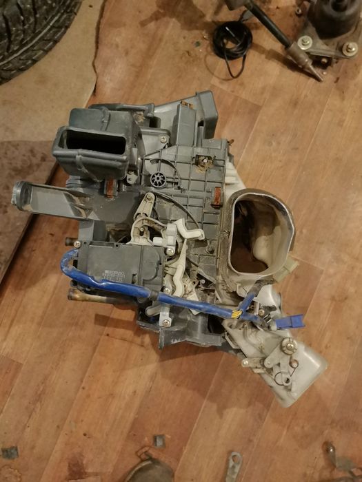 Тойота Камри 10 корпус отопителя.