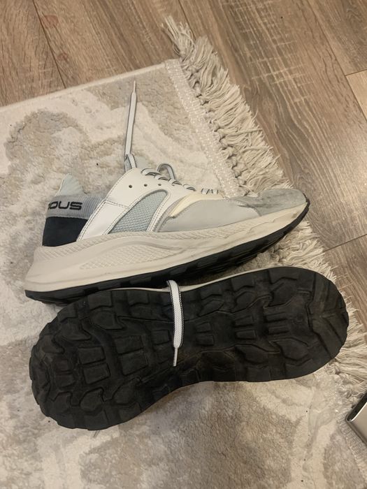 Кроссовки итальянские