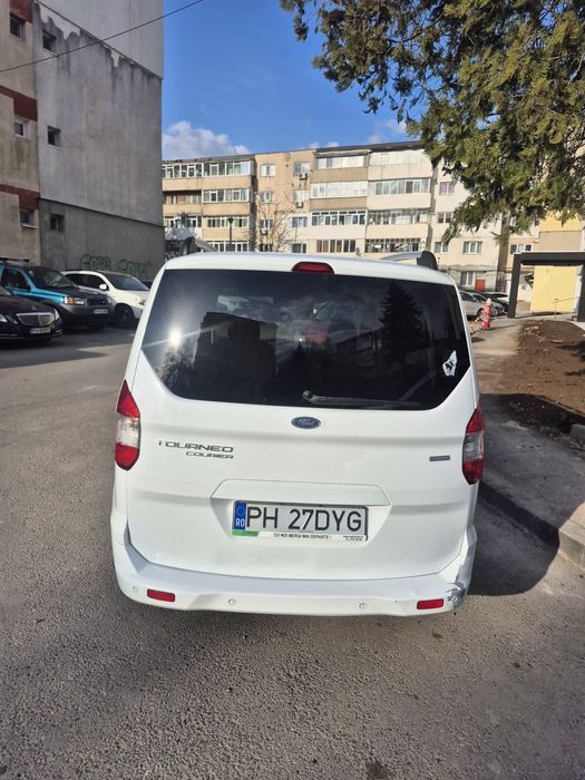 Vând  Ford  Turneo Curier, an 2017