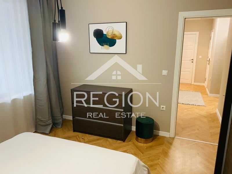 Дава се под наем Тристаен апартамент в Варна, Център - 100 кв.м за 663 € - Снимка #4