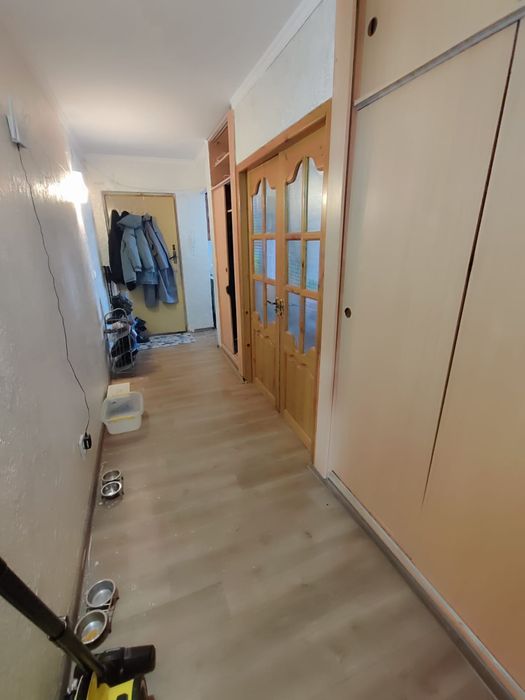 Продам 3  х комн квар., 2-40 А-3  этаж.