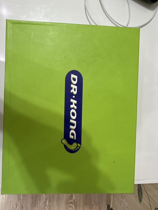 Кроссовки продам