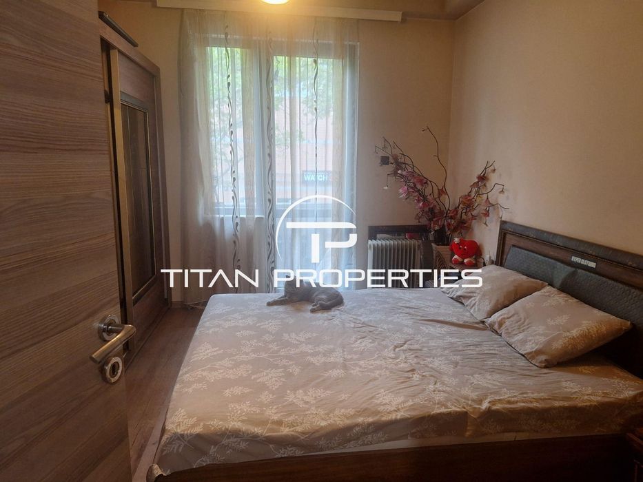 Продава се Тристаен апартамент в Пловдив, Младежки Хълм - 82 кв.м за 3049 €/кв.м - Снимка #2