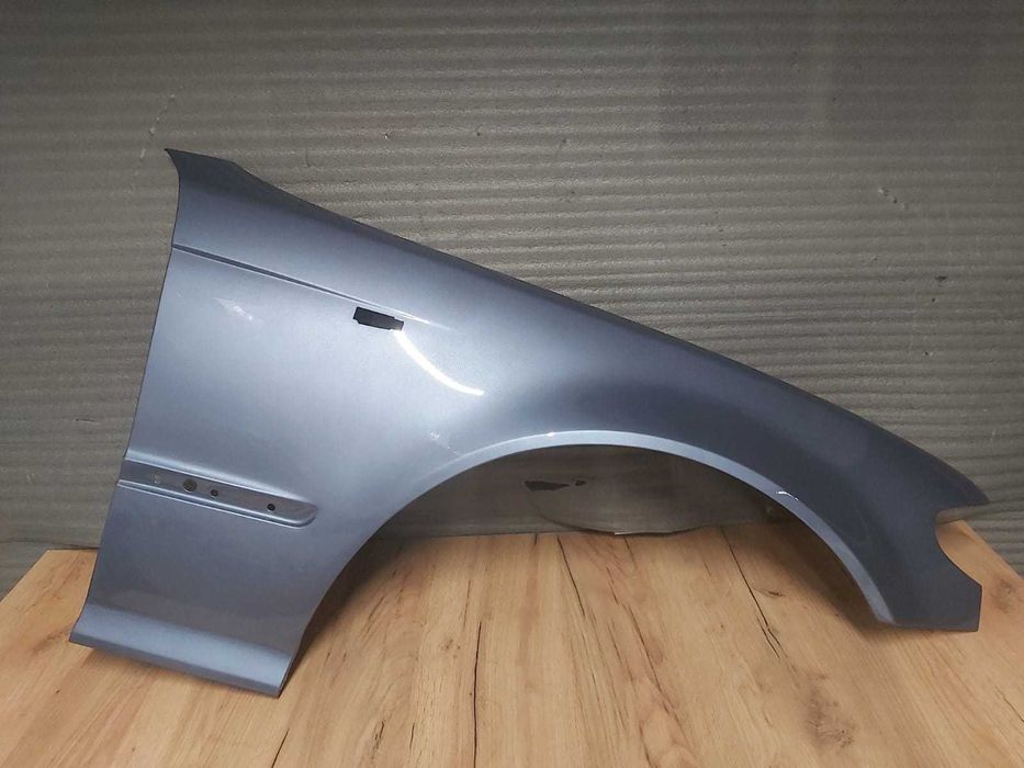 Aripa Fata Dreapta BMW E46 An 2002-2005 (372 (Albastru))