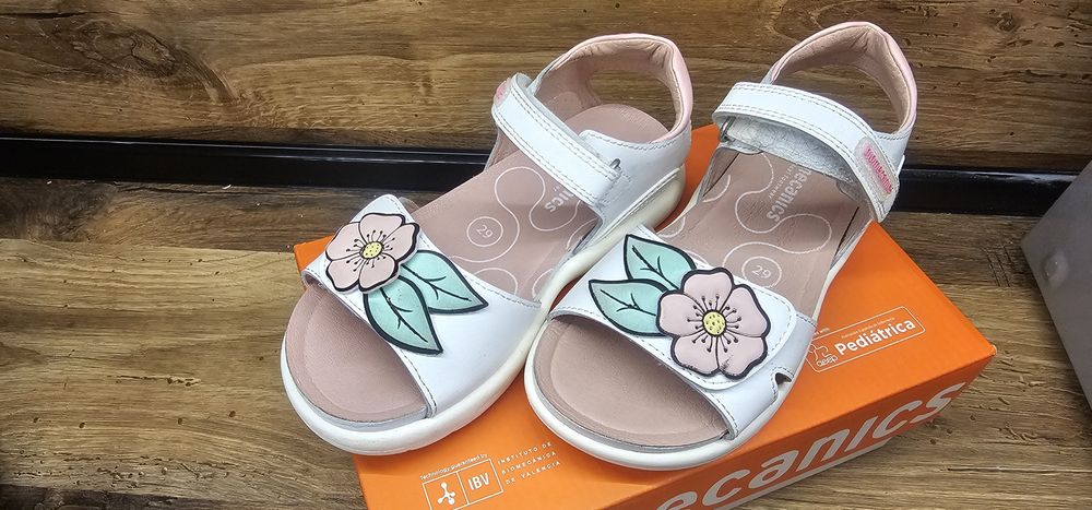 Сандали Biomecanics  номер 29