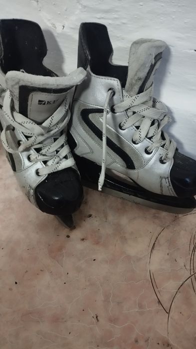 Продам коньки торг есть