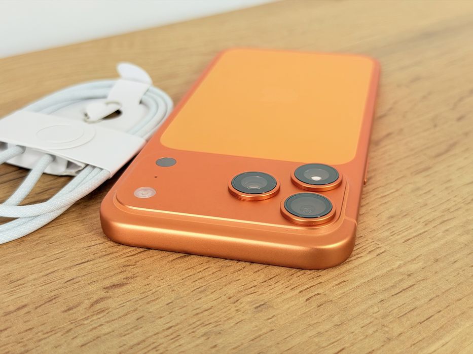iPhone 17 Pro Max 12 зареждания!!!