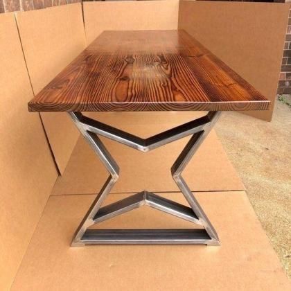 Маси и пейки от масив с метални крака