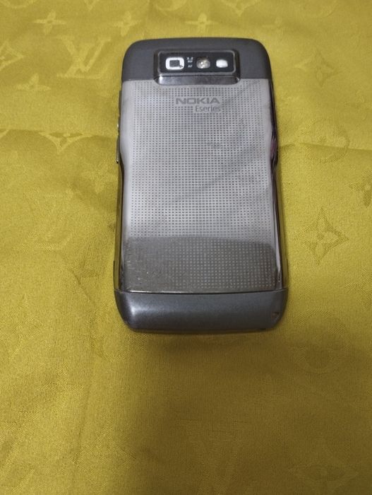 Assalom alekum Telefon Sotiladi Original Nokia E71