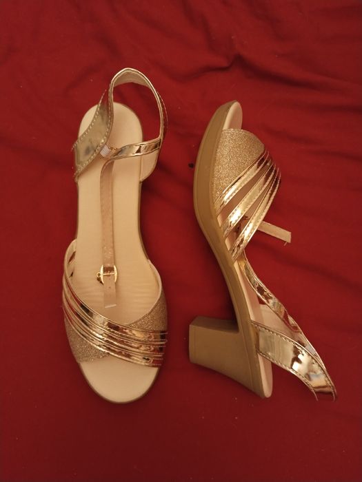 Продам новые туфли