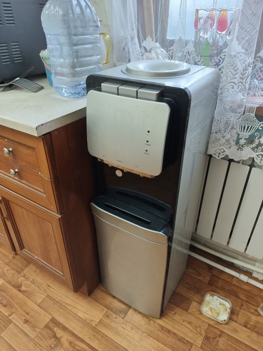 Продам диспенсер