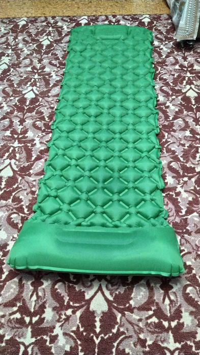 Надувной матрас.