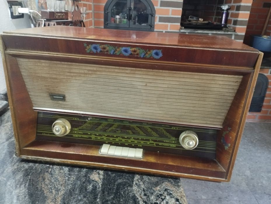 Aparat radio cu Pick-up ELECTRONICA