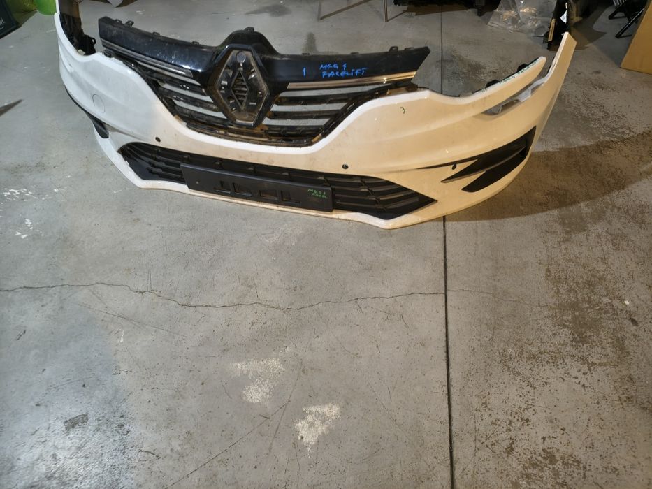 Bară față Renault Megane 4 Facelift .
