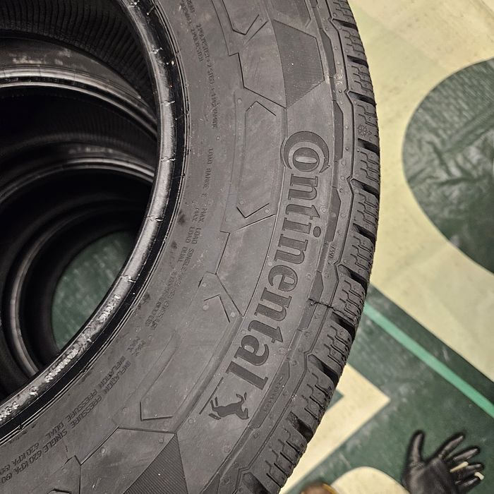 4 Нови зимни бусови гуми 235/65R16C Continental VaWinter 121/119R 10PR