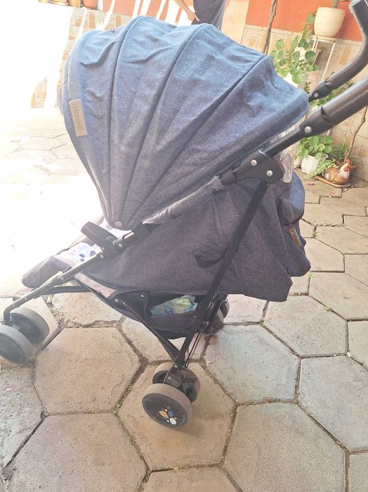 Бебешка количка . Тип чадърче.