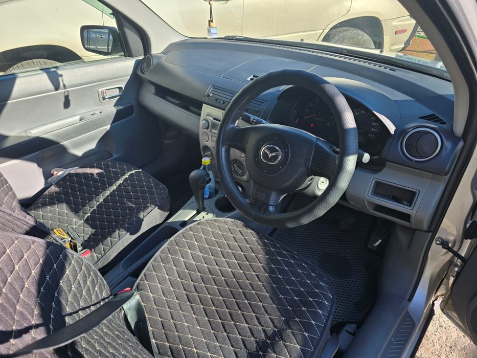 Продам машину Мазда Демио