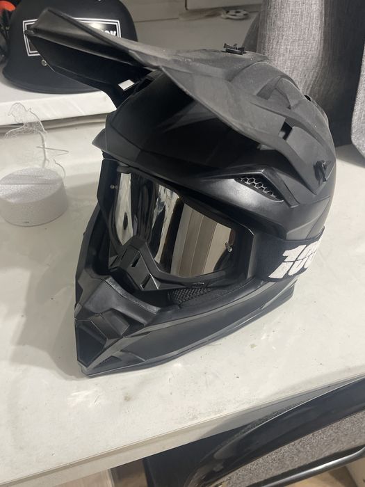 Шлем кроссовый новый