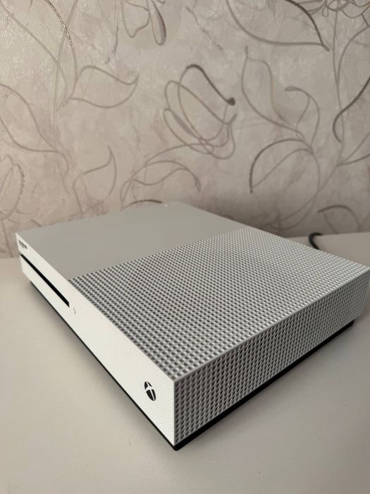 Xbox one s Продажа-обмен