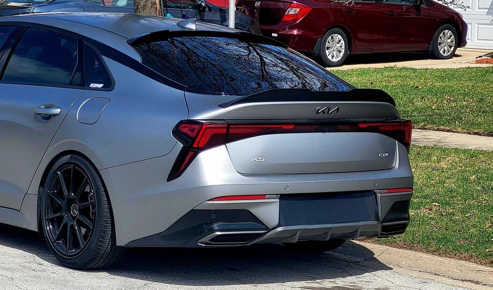 Спойлер Duckbill Kia K5 2025г-2026г чёрный глянец