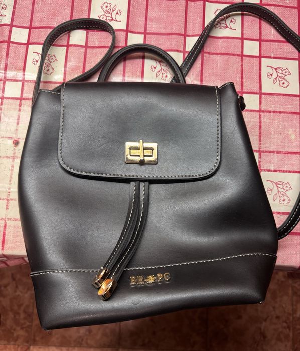 Дамски чанти и раници