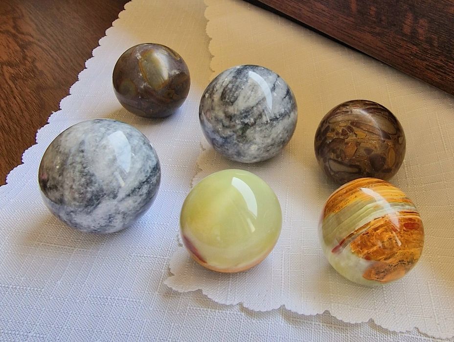 Шары из натуральных камней.