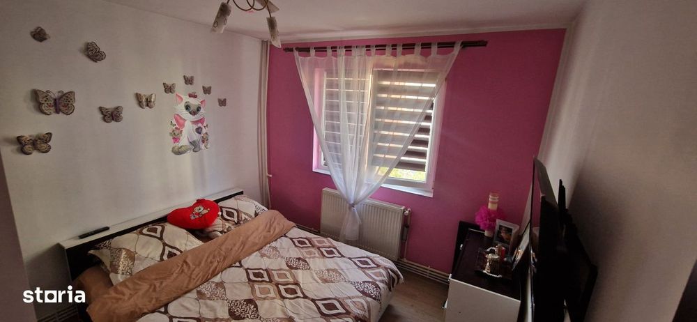 Apartament 3 camere, zona Craiovita Noua