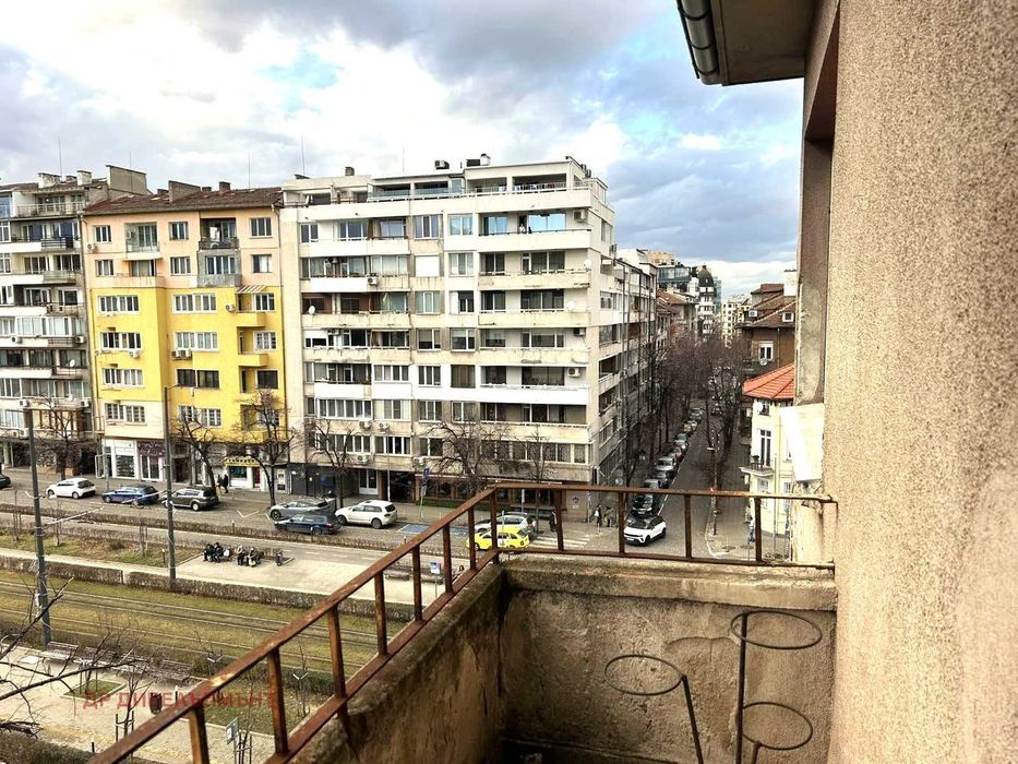 Продава се Тристаен апартамент в София, Център - 94 кв.м за 2978 €/кв.м - Снимка #8