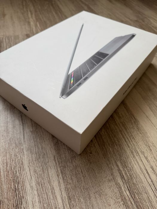 Cutie ambalaj Macbook 13 Pro