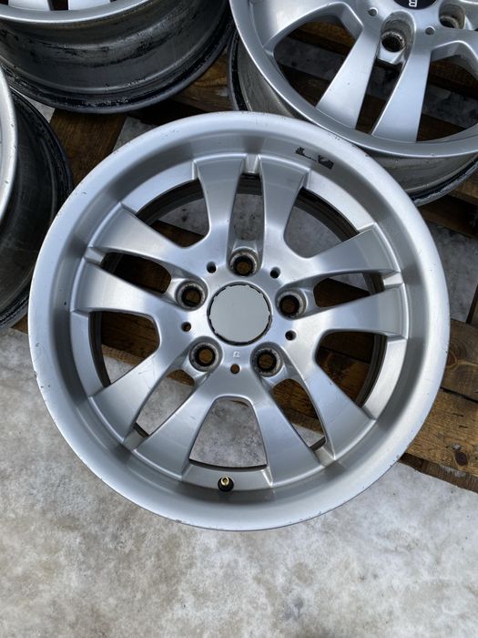 Диски р16 на БМВ ( оригинал )