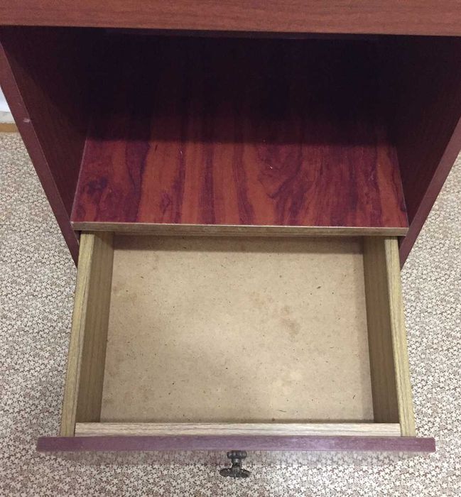 Оплата ТОЛЬКО НАЛИЧНЫМИ_Продам прикроватную тумбу