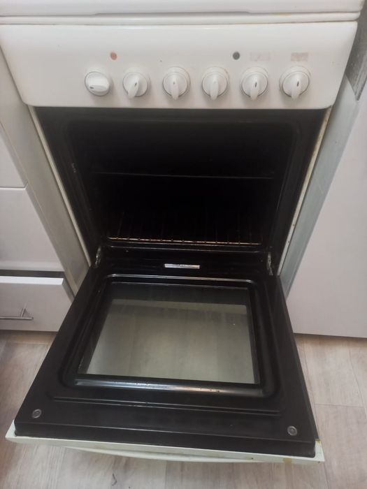 Плита кухонная,в хорошем состоянии.