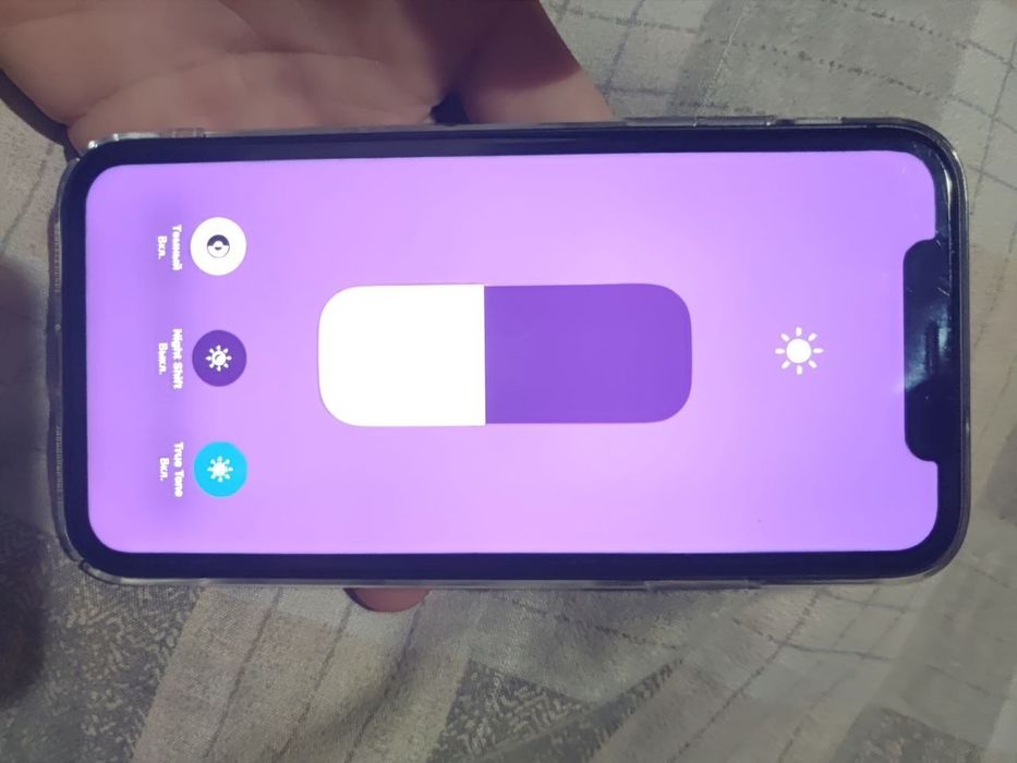 Iphone 11 aybi yuq  xotira 128 talik