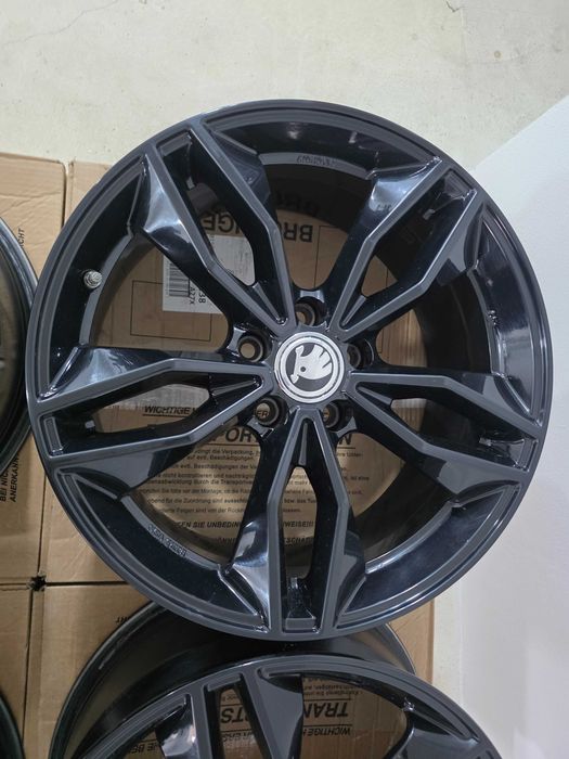 Jante 18 Skoda Karok Kodiak Octavia Superb VW Passat VW Tiguan Passat CC Arteon 5x112 57.1 8J et35
