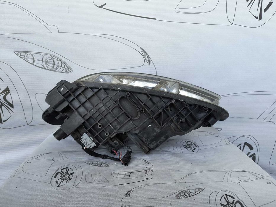 Far Dreapta Uk Cu Lupa Nissan Qashqai 2012 Facelift / 2010-2014 Cod OEM 26010-BR01B (1E1)