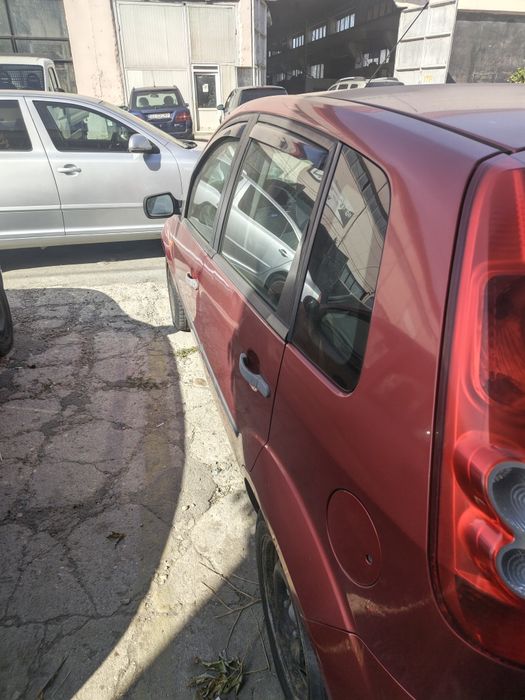Vând Ford fiesta
