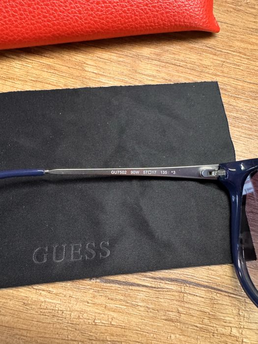 Слънчеви очила Guess