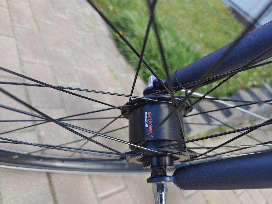 Vand Bicicleta b-twin city că noua 10 din 10 folosita de 3-5 ori.