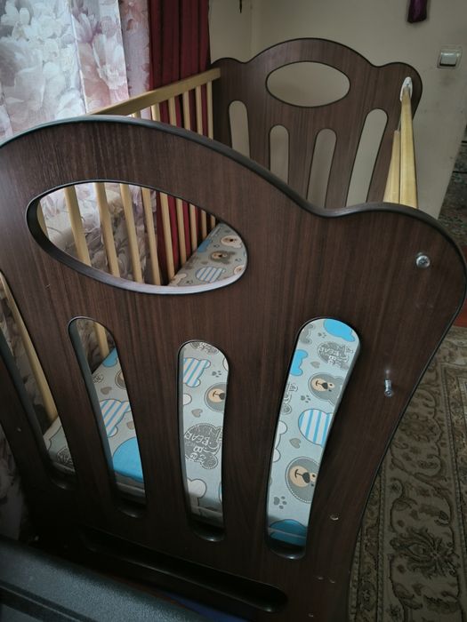 Продам манеж б/у