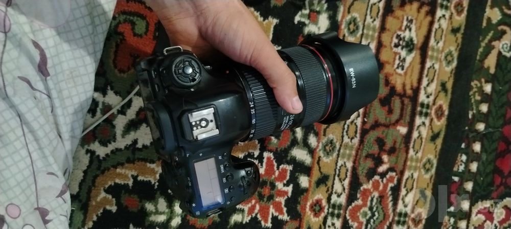 Canon 6d mark ii + 24 105 2 f4l+50 1.8 mm