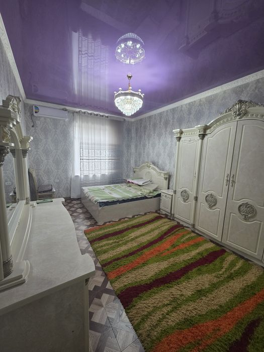 Мирзо Улуғбек тумани Қадрдон кӯчасида янги қурилган уй сотилади.